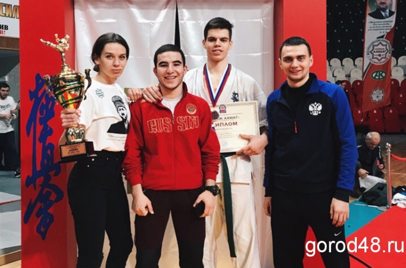 Липецкий каратист впечатлил главу Чечни Рамзана Кадырова (ФОТО) Липецкий каратист впечатлил главу Чечни Рамзана Кадырова (ФОТО)