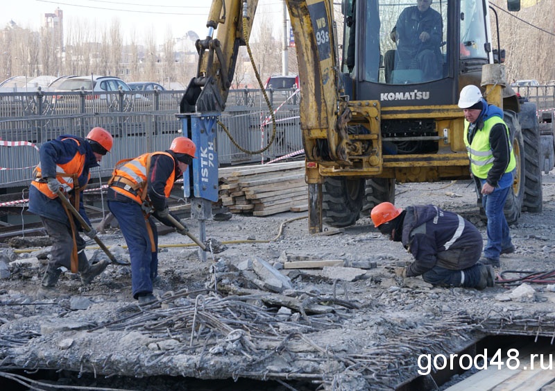 Петровский мост превратили в решето Петровский мост превратили в решето