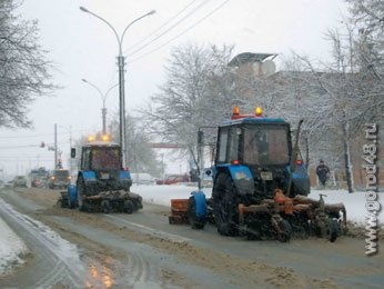 На улицах Липецка работают 86 единиц снегоуборочной техники На улицах Липецка работают 86 единиц снегоуборочной техники