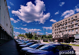 Липецкая вечЁрка: платные парковки, наркоспам на домах и цветущая сирень