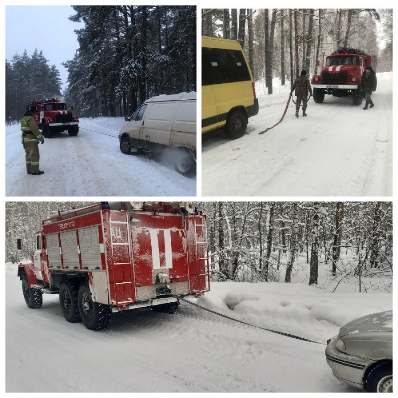 Спасатели вызволили из снежного плена четыре машины