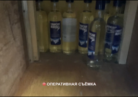В киоске на остановке «Музыкальное училище» нашли палёную водку и немаркированные сигареты