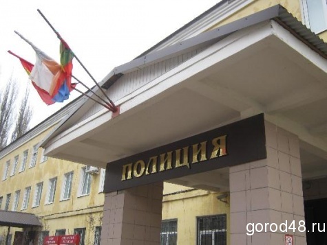 Подозреваемого в педофилии полицейского отстранили от работы 