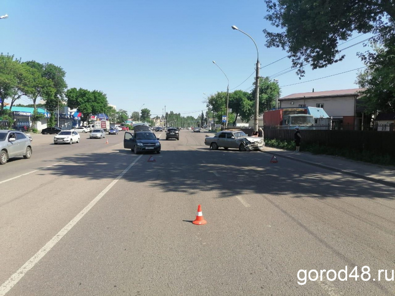 5-летний мальчик пострадал в столкновении на Товарном проезде 5-летний мальчик пострадал в столкновении на Товарном проезде