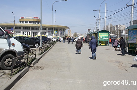 Желто-зеленые палатки убраны с улиц Липецка Желто-зеленые палатки убраны с улиц Липецка