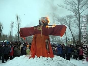 В Липецке отпраздновали Масленицу В Липецке отпраздновали Масленицу