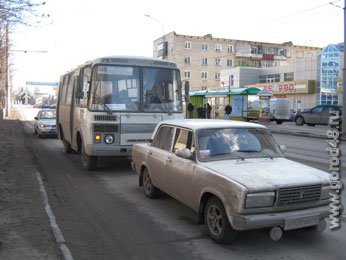 В Липецке столкнулись маршрутка и «семерка» В Липецке столкнулись маршрутка и «семерка»