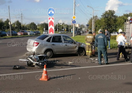 На Московской столкнулась «Лада» и мотоцикл