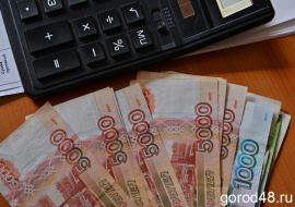 Специалиста по социальной работе обвиняют в хищении у реабилитационного центра 354 296 рублей