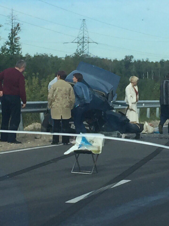 На дамбе разворотило «ВАЗ» На дамбе разворотило «ВАЗ»