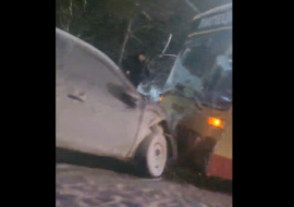 В столкновении с автобусом пострадала пассажир «Шкоды»