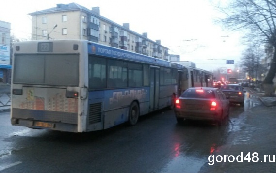 Автобус 2 тольятти. Мерседес автобус Великие Луки. Мерседес автобус Боготол Красноярск. Розовый автобус Мерседес Тамбов. Мерседесы автобусы в великих Луках фото.