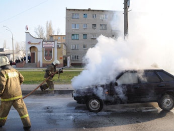 В Липецке сгорели два автомобиля В Липецке сгорели два автомобиля
