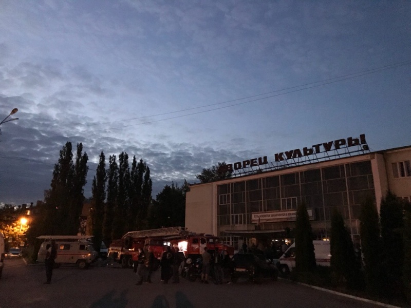 В ДК произошло замыкание проводки В ДК произошло замыкание проводки