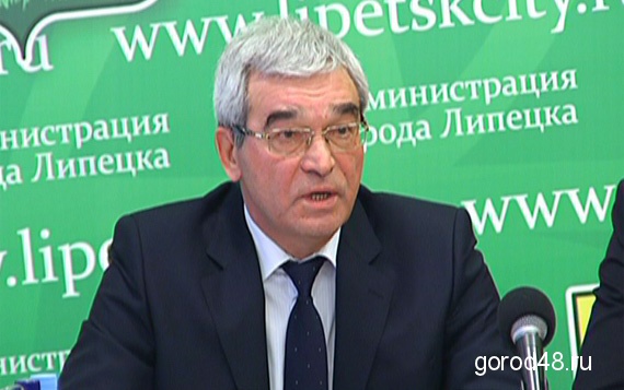 Михаил Гулевский объяснил почему на новой дороге появилась первая яма Михаил Гулевский объяснил почему на новой дороге появилась первая яма