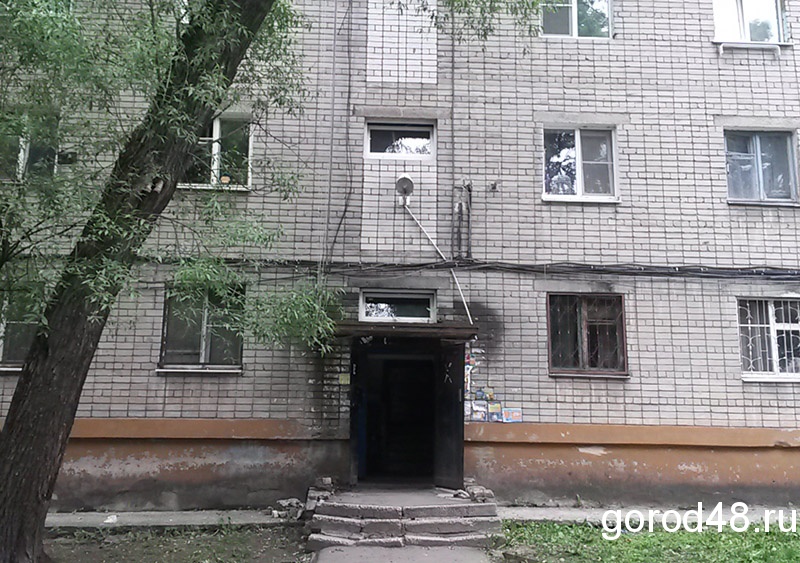 Жилой дом в центре города превратился в паровую баню Жилой дом в центре города превратился в паровую баню