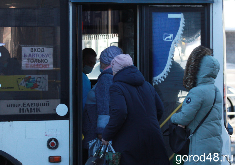 «Липецкпассажиртранс» заплатит горожанке 80 000 рублей за полученные в автобусе перелом и ушиб