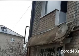 Прокуратура проведёт проверку по обрушению балкона в Грязях 