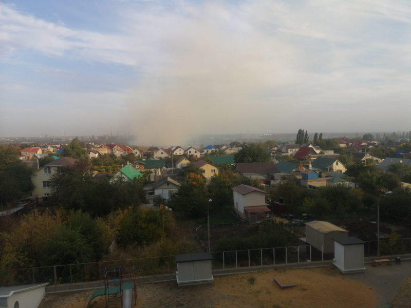 На реке Воронеж горит остров На реке Воронеж горит остров