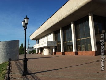 Лучшим семьям Липецкой области вручены ключи от новых пассажирских «Газелей» Лучшим семьям Липецкой области вручены ключи от новых пассажирских «Газелей»