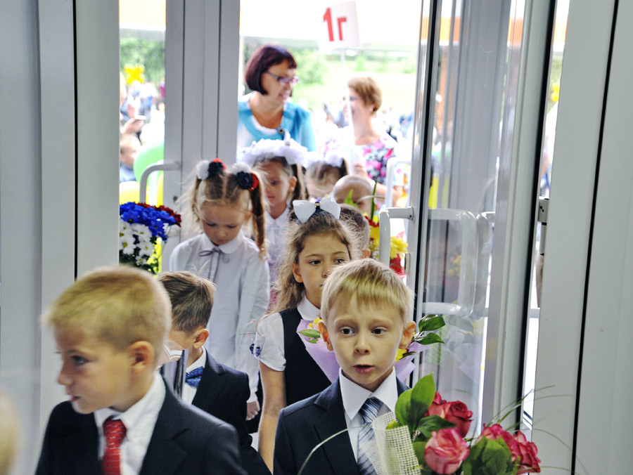 Гимназия 64. Липецк 1 сентября 2024. Липецк 1 сентября 2024. Липецк 1 сентября 2024. Фото 1 сентября 2020года из школы фруктовская школа.