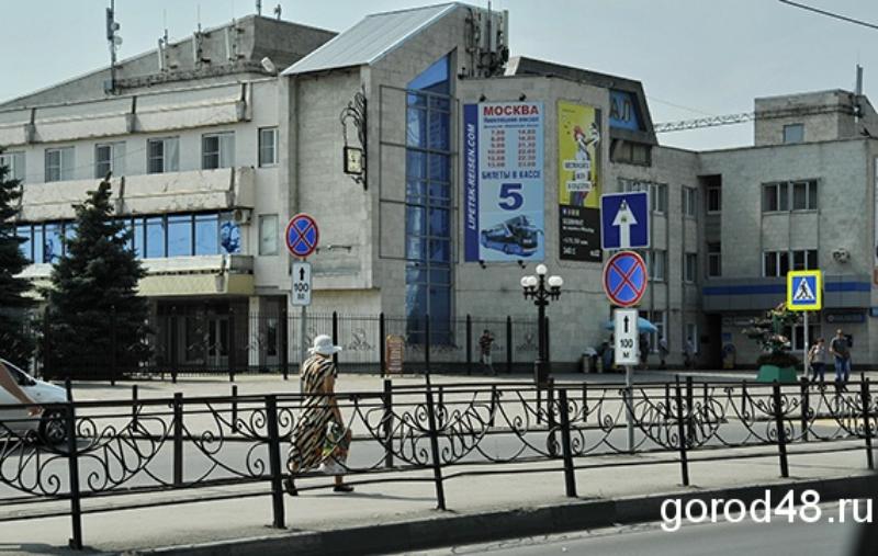 Группа гопников избила двух липчан на автовокзале Группа гопников избила двух липчан на автовокзале