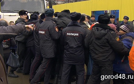 В Липецке приставы не могут снести 15 киосков В Липецке приставы не могут снести 15 киосков