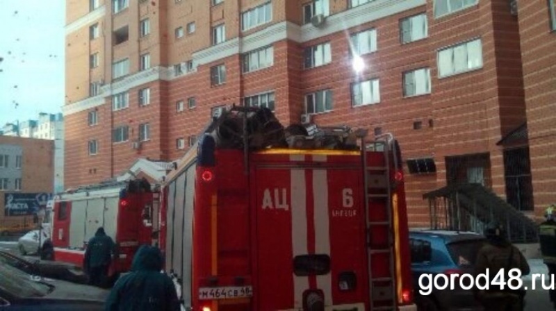 В задымленном лифте «Колизея» застрял мужчина В задымленном лифте «Колизея» застрял мужчина