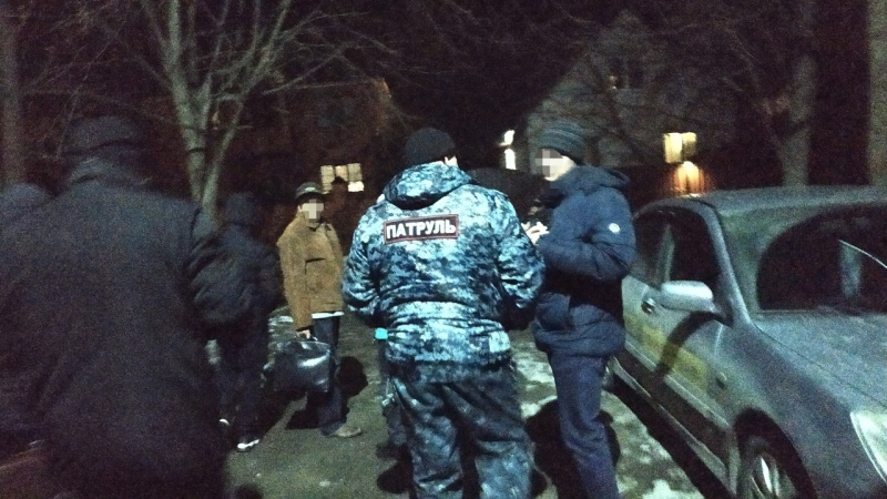 В Липецке задержали взломщика автомобиля В Липецке задержали взломщика автомобиля