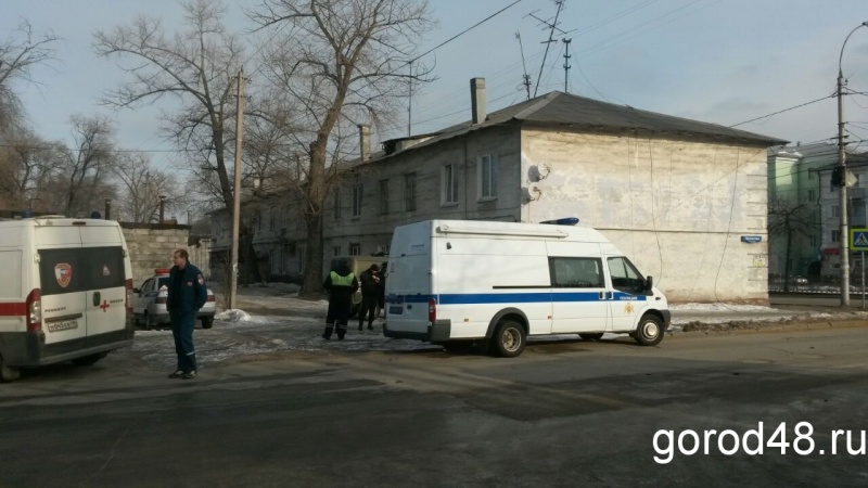 На проспекте Мира обезвреживали гранату На проспекте Мира обезвреживали гранату