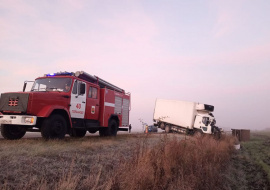 В столкновении грузовиков под Липецком погиб дальнобойщик