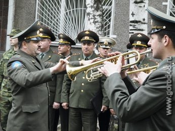 Присягу в Липецком авиацентре приняли около 60 призывников Присягу в Липецком авиацентре приняли около 60 призывников