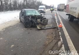 В столкновении с автобусом «Липецк-Хлевное» и грузовиком погиб водитель легковушки 