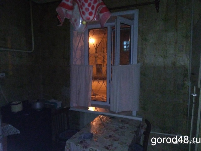 Зачем его сносить? Он и так рухнет! Зачем его сносить? Он и так рухнет!