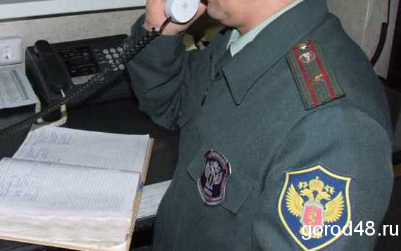Женщина в Липецке провалилась в открытый люк Женщина в Липецке провалилась в открытый люк