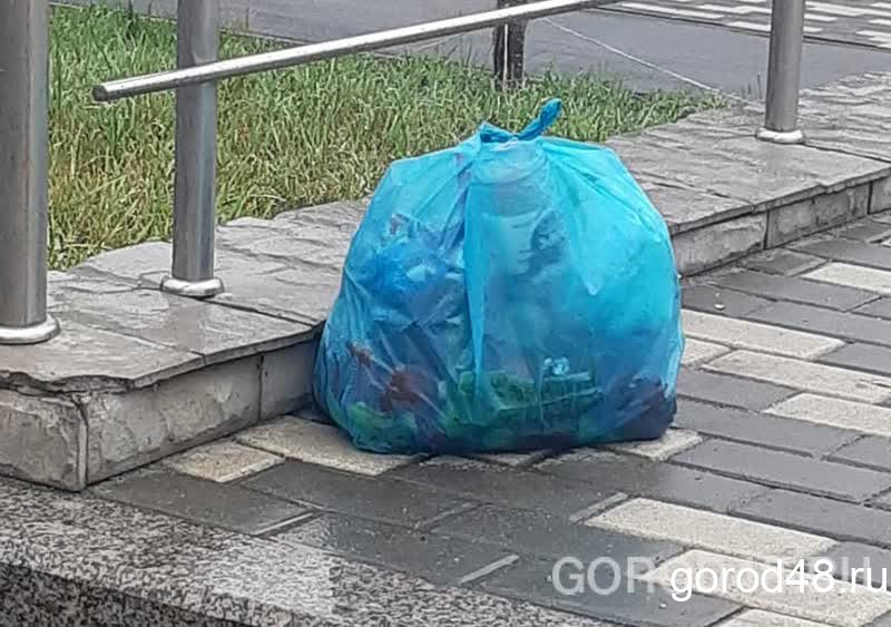 Правоохранительные органы проверили подозрительный пакет с мусором на проспекте Победы
