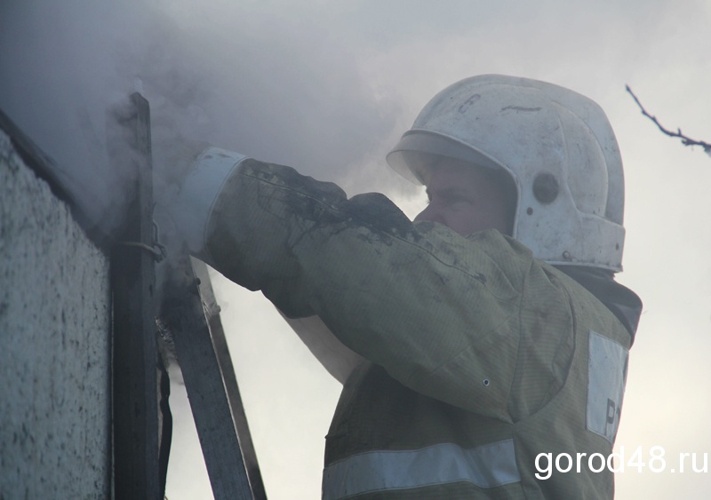 В Липецке горел магазин В Липецке горел магазин