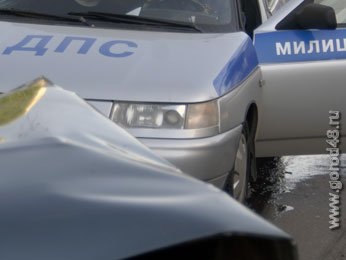 На улице Механизаторов столкнулись «Форд» и грузовой «Хёндай» На улице Механизаторов столкнулись «Форд» и грузовой «Хёндай»