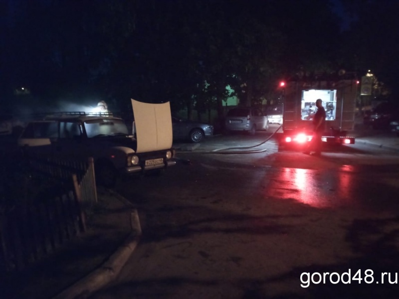 Липецк что случилось сегодня ночью. Что происходило ночью в липецке. Что происходило ночью в липецке. Город 48 пожар на циолковского 2. Перевернутая ночью осньюжига в голубова цвете ваз 2206.