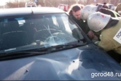 На трассе Липецк-Данков автомобиль свалился в кювет На трассе Липецк-Данков автомобиль свалился в кювет