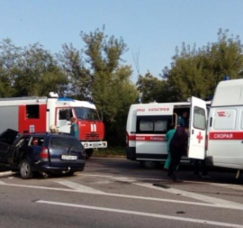 «Citroen» и «Opel» разбились на трассе «Дон» «Citroen» и «Opel» разбились на трассе «Дон»