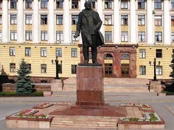 В Липецке отдали дань памяти Ленину В Липецке отдали дань памяти Ленину