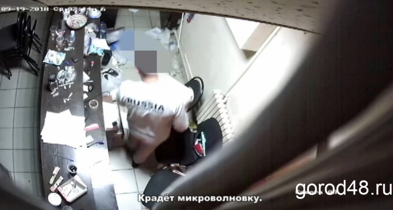 Липчанин обвинил полицейских в воровстве во время обыска Липчанин обвинил полицейских в воровстве во время обыска