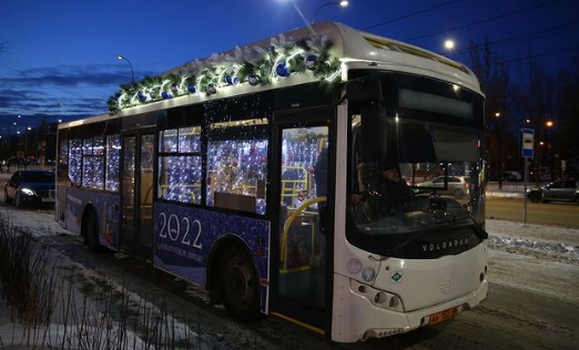 По Липецку проедут автобусы с Дедом Морозом и Снегурочкой