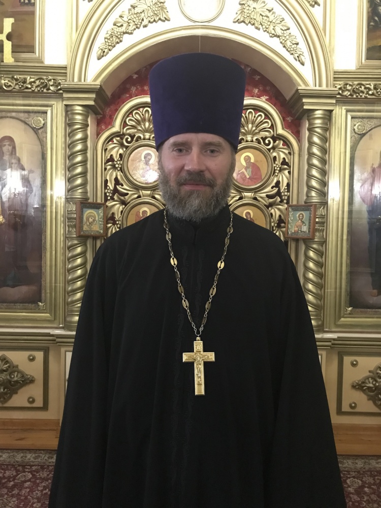 Священник из Липецкой области едва не погиб из-за взрыва канистры с бензином Священник из Липецкой области едва не погиб из-за взрыва канистры с бензином