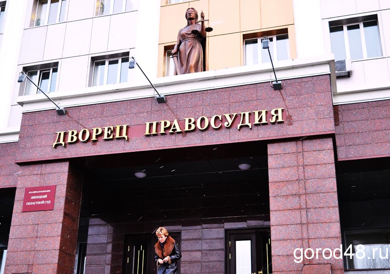 Липчанин получит от управляющей компании 84 000 рублей за промятую крышу машины Липчанин получит от управляющей компании 84 000 рублей за промятую крышу машины