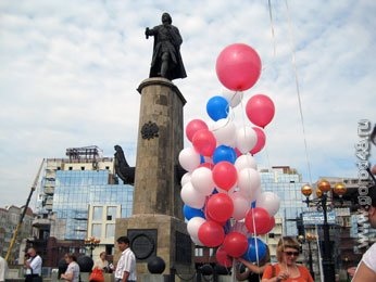 В Липецке годовщину Полтавской битвы отметили митингом В Липецке годовщину Полтавской битвы отметили митингом