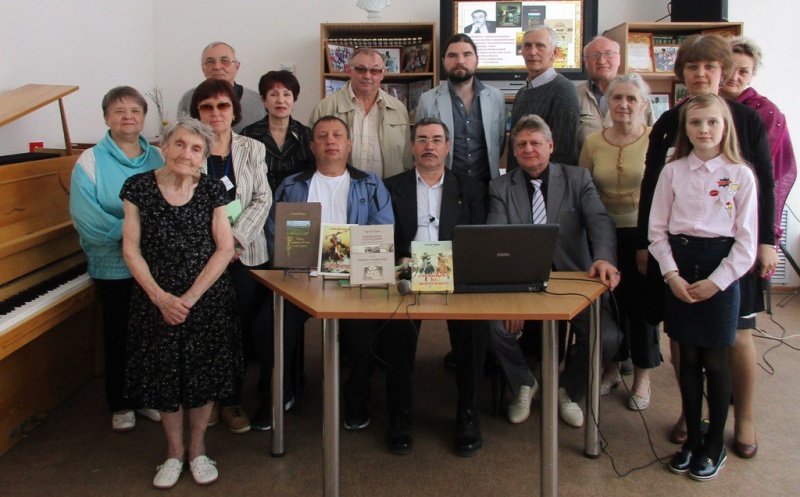 Липецкий писатель презентовал новую книгу Липецкий писатель презентовал новую книгу