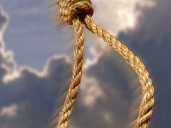22-летняя студентка повесилась в собственном доме 22-летняя студентка повесилась в собственном доме