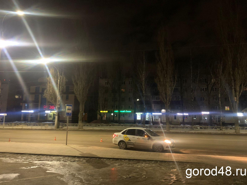Ночью на улице Космонавтов 28-летнего мужчину сбила «Лада Гранта»